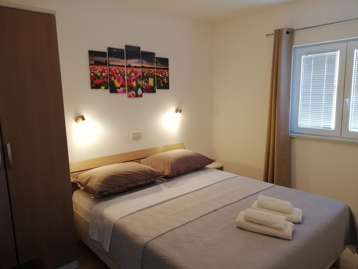 Apartments Villa Katija Дрвеник Екстер'єр фото